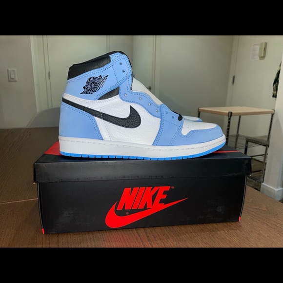 university blue size 8